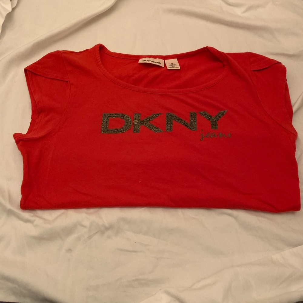DKNY Jeans Red Logo Tee Medium Stretch Cotton Graphic T-Shirt